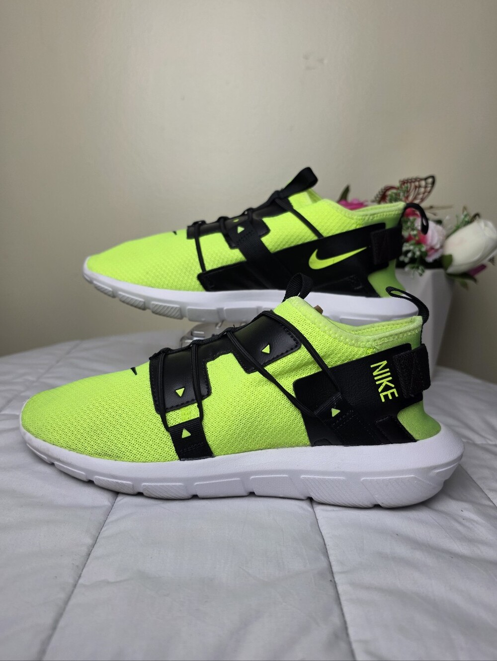 Nike Air Vortak Trainer Volt Neon Green/Black Slip-On Sneakers Size 8   24cms.